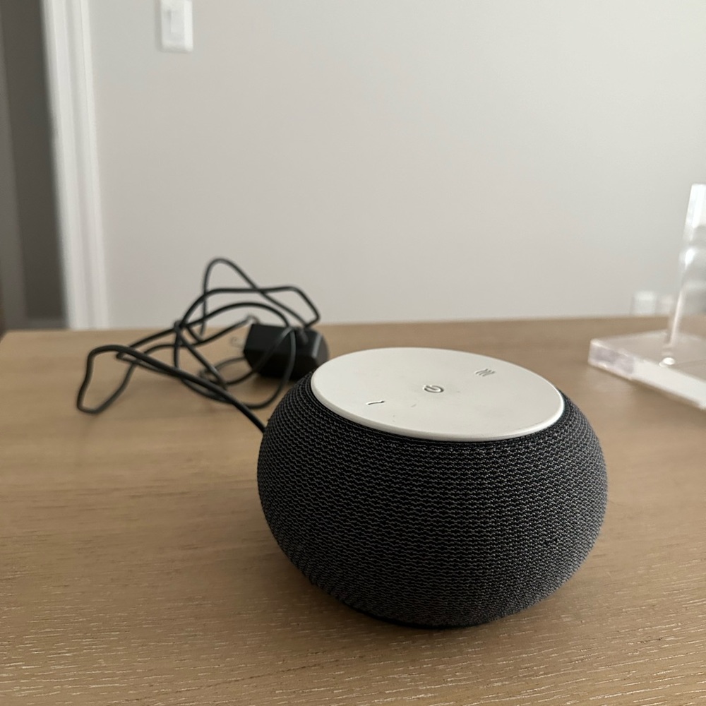 White noise Bluetooth machine for office/room